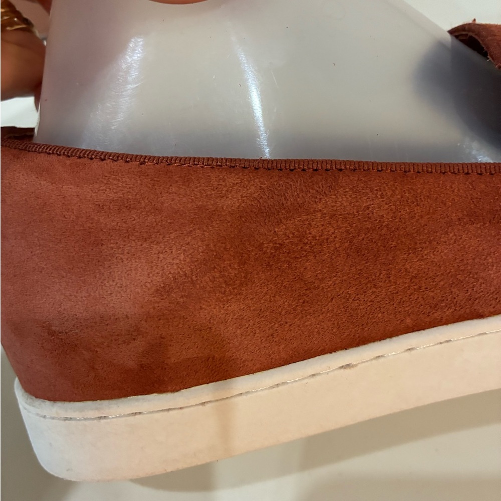 Birdies women’s suede slip-on shoes in a rich burnt orange color, size 10 comfy - Picture 6 of 7